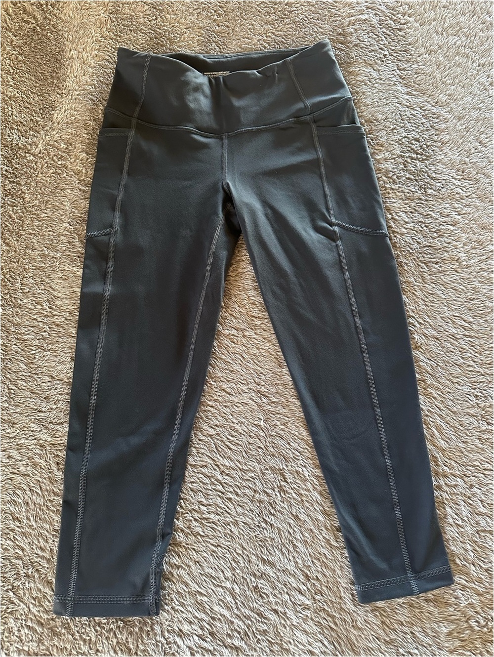 Victoria's Secret Sport Knockout Capri Workout Leggings - Size Small